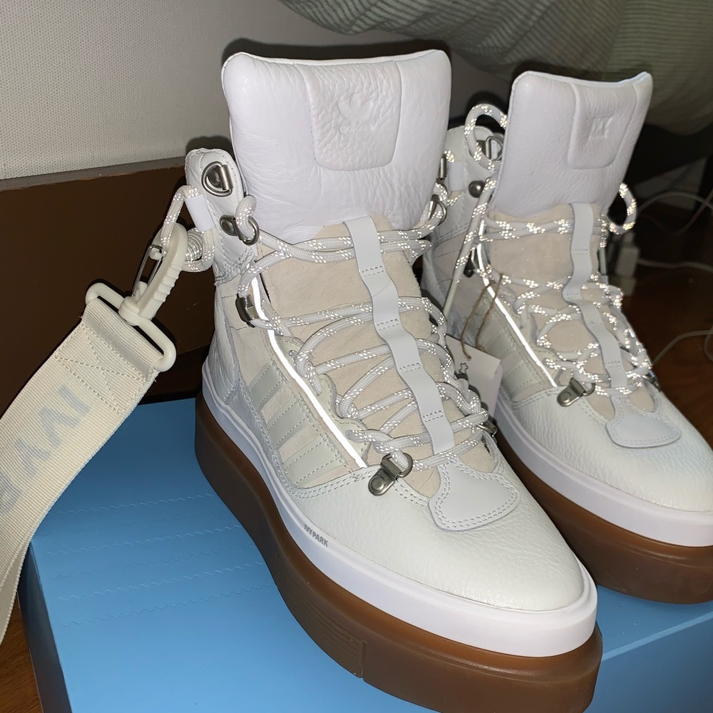 IVY PARK SUPER SLEEK BOOTS